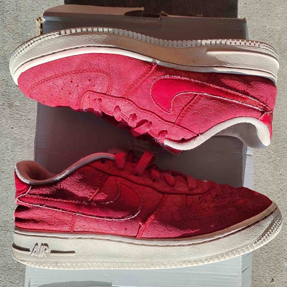 Vintage 2015 Nike Air Force 1 Low “University Red Suede” 5Y/6½W